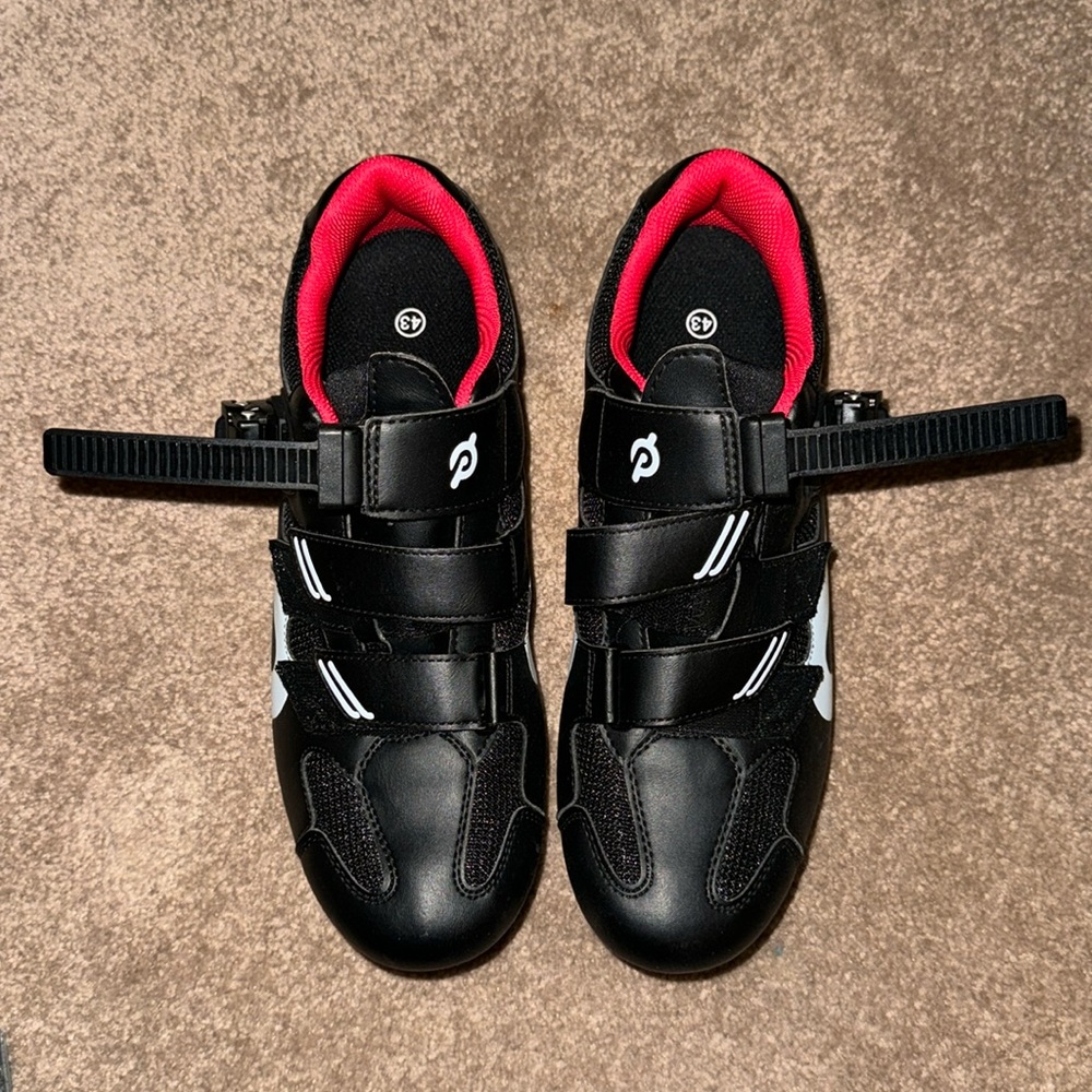 Peloton bike shoes, size 43